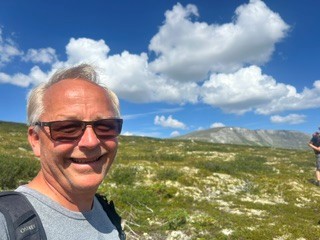 Jan Iver Røssberg på fjellet en sommerdag