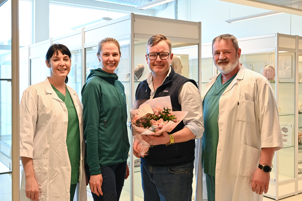 TEAMET: Fra venstre: Natalie Field, Alina Sandø, Michel van Schaardenburgh og Gunnar Hansen. Guus Wellesen var ikke til stede da bildet ble tatt. Foto: NTNU