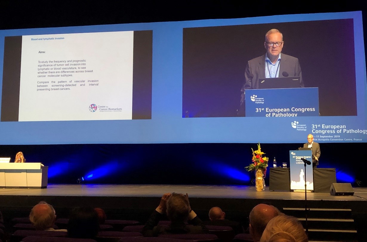 Tor Audun Klingen snakket om karinfiltrasjon som prognostisk faktor i brystkreft. Foto Ying Chen.