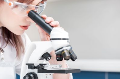 Ung forsker Foto: Mostphotos.com