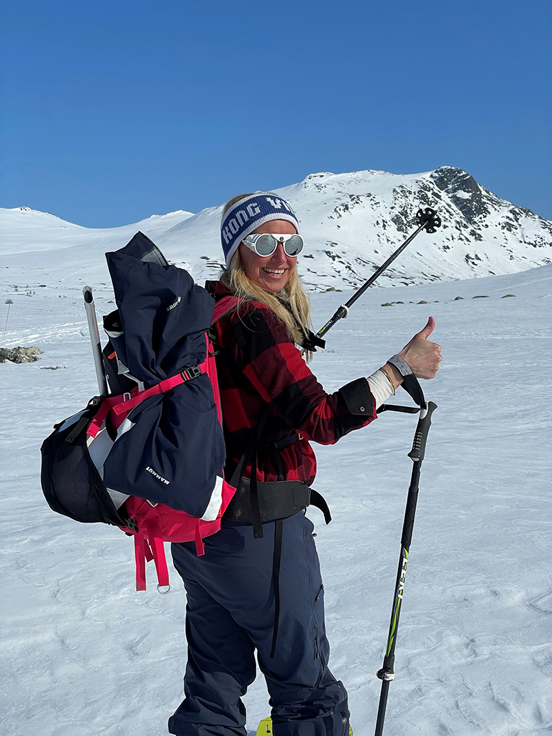 Bilde av Camilla Cecilie Underland som er ute på ski i Hemsedal.