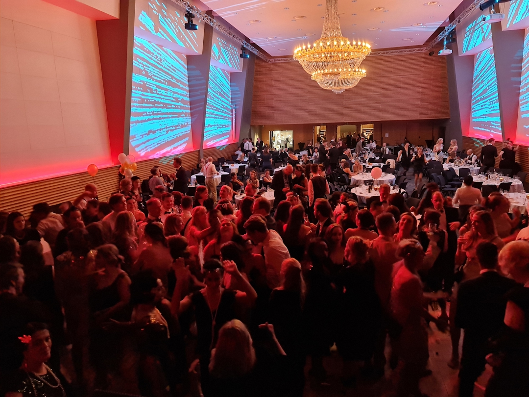 God stemning på legefesten