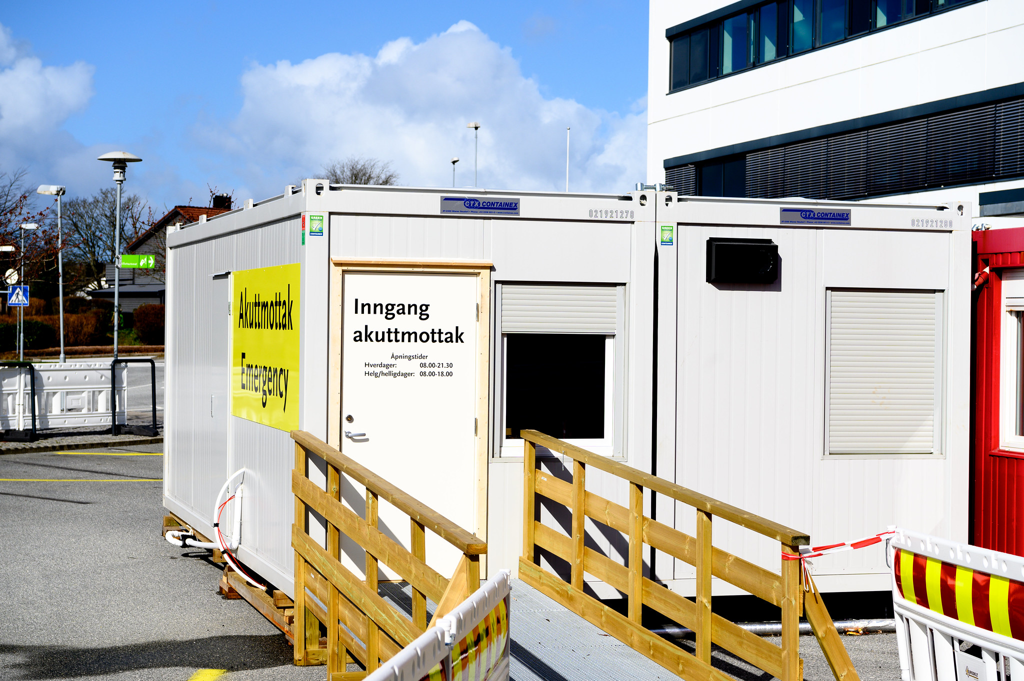 Akuttmottaket har fått ny inngang. Foto: Svein Lunde, Sus