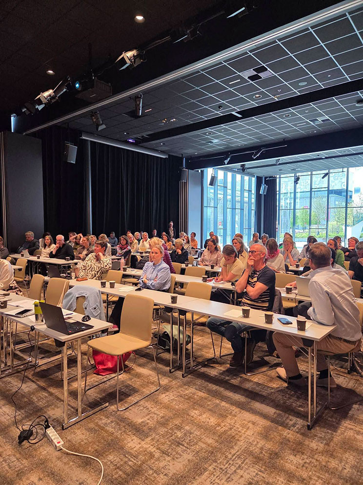 Bilde av deltagere på konferansen