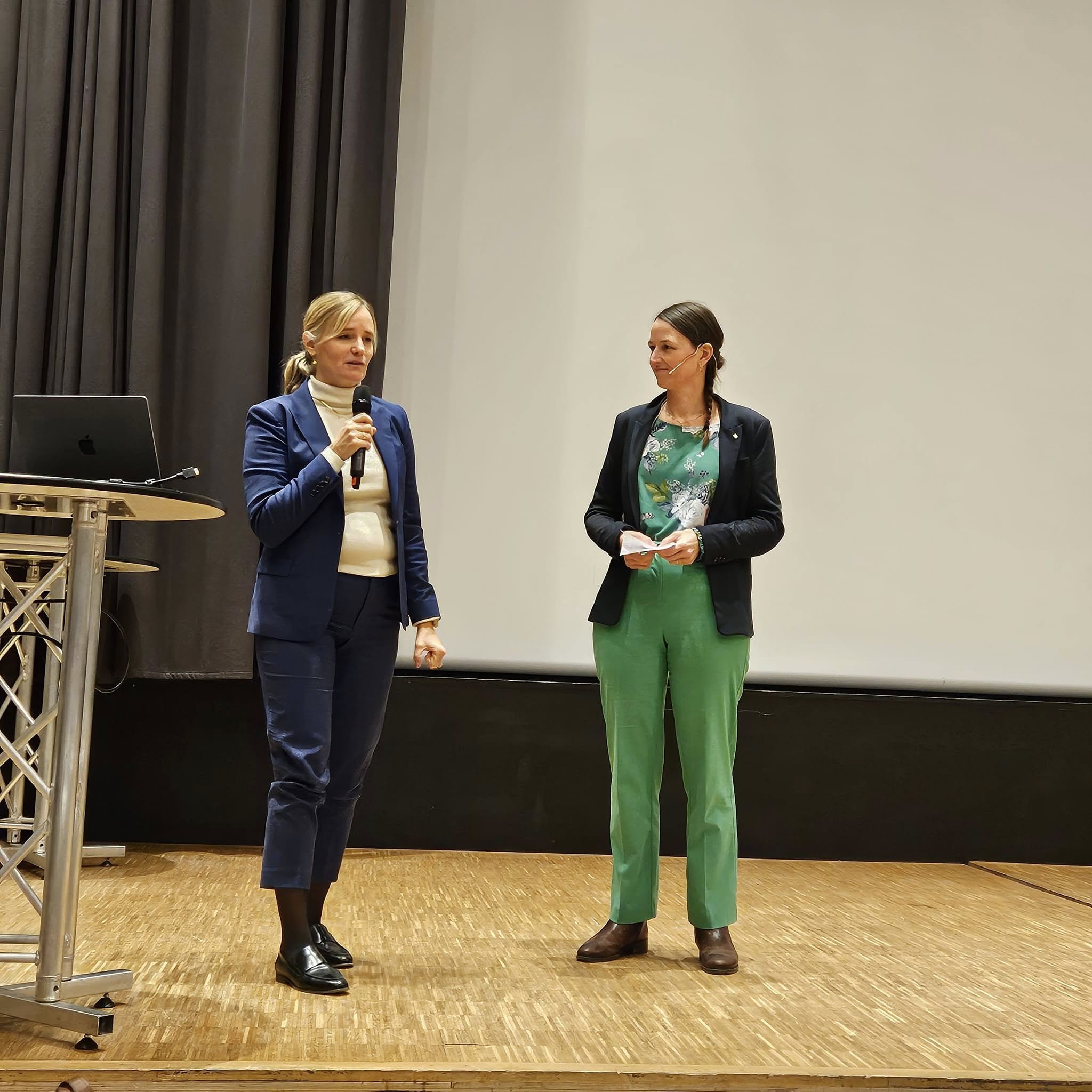 Bilde av Vivi Bakkeheim og Trude Basso