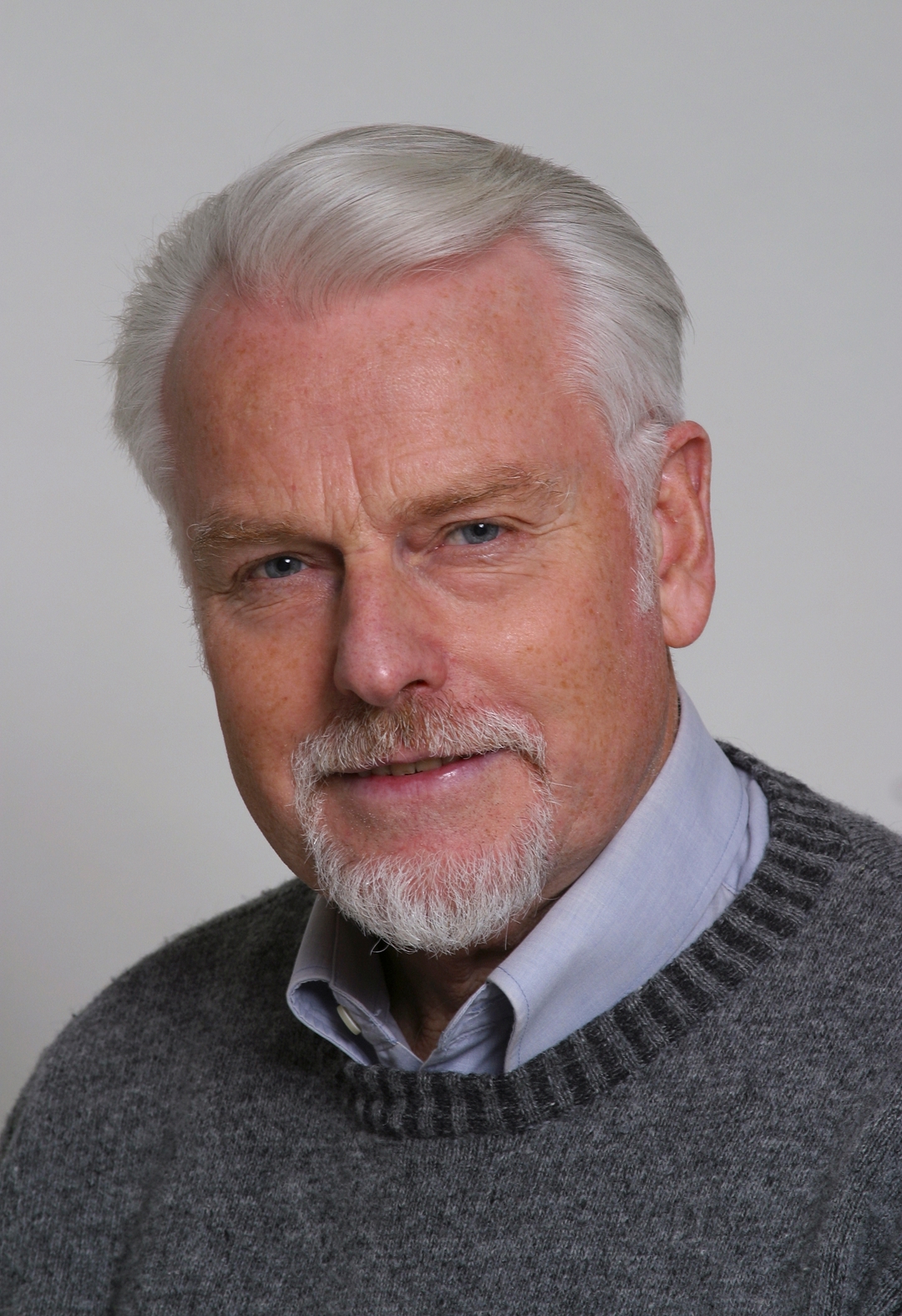 Gunnar Kvåle, professor emeritus i internasjonal Helse ved Universitetet i Bergen