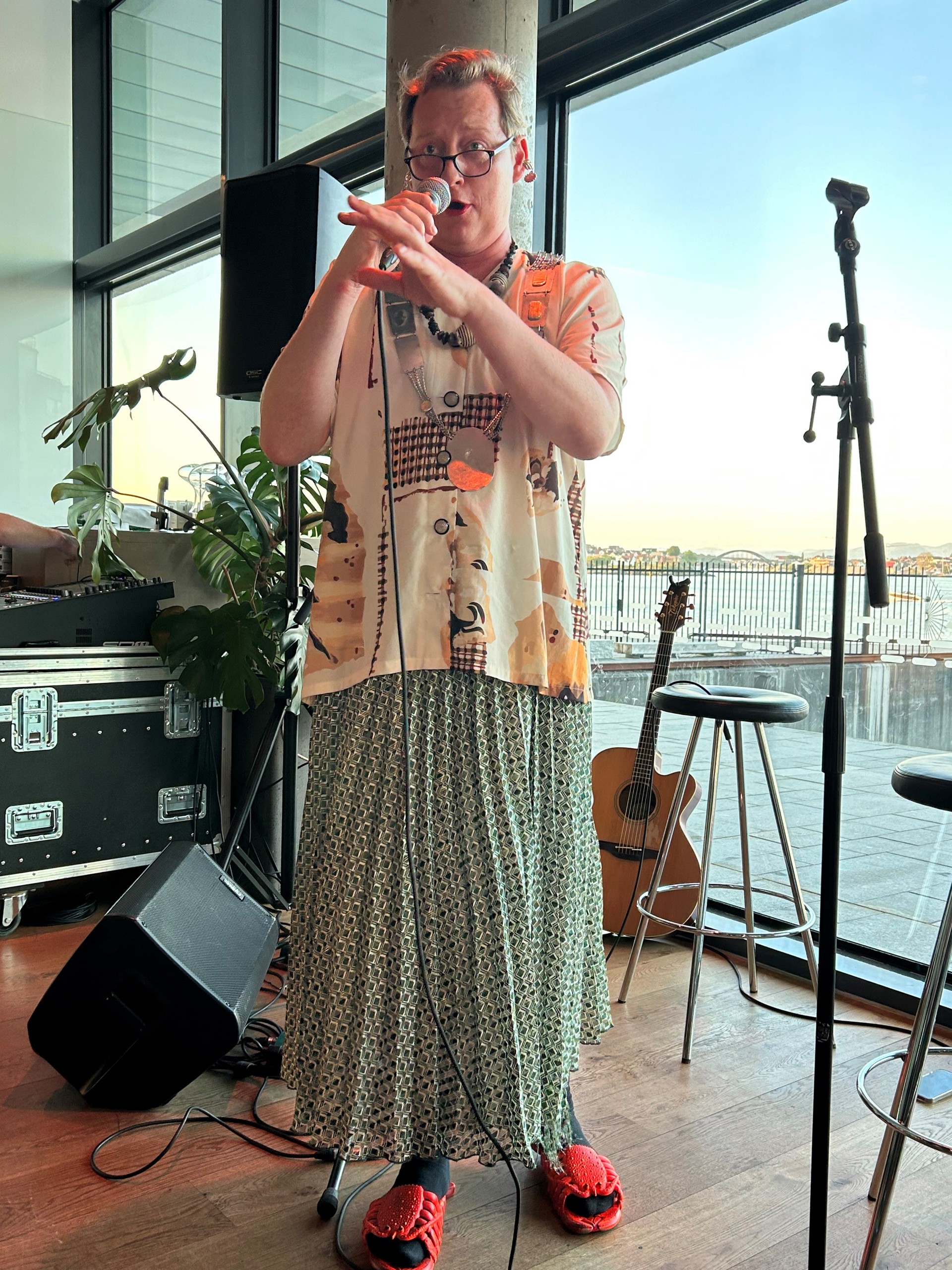 June Kommune underholder