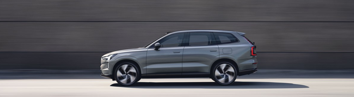 Volvo EX90 fra siden. Foto: Volvo
