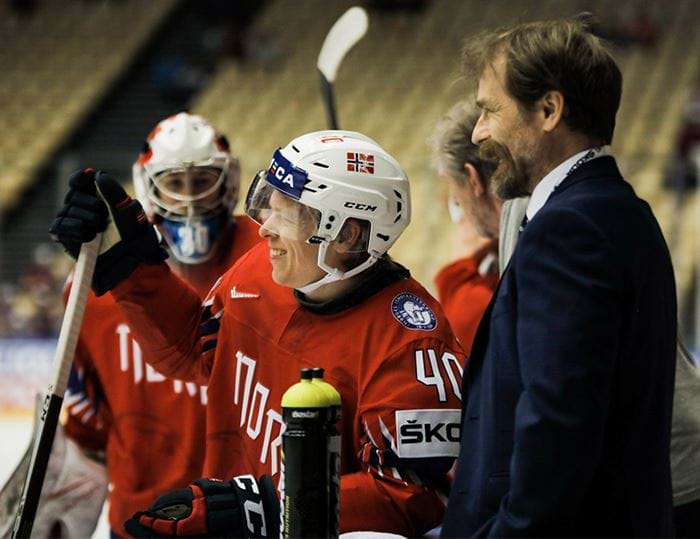 Ole Fosse og Ken A Olimb. Foto: Norges ishockeyforbund.