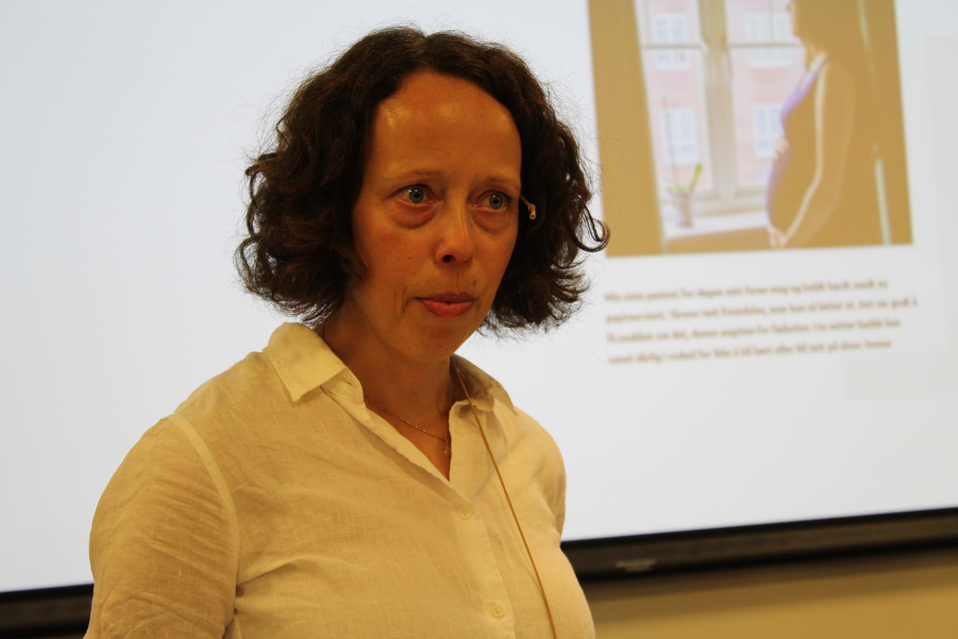 Professor i jordmorfag ved OsloMet, Lena Henriksen snakket om angst for å føde. Foto: Anne Kristine Bergem