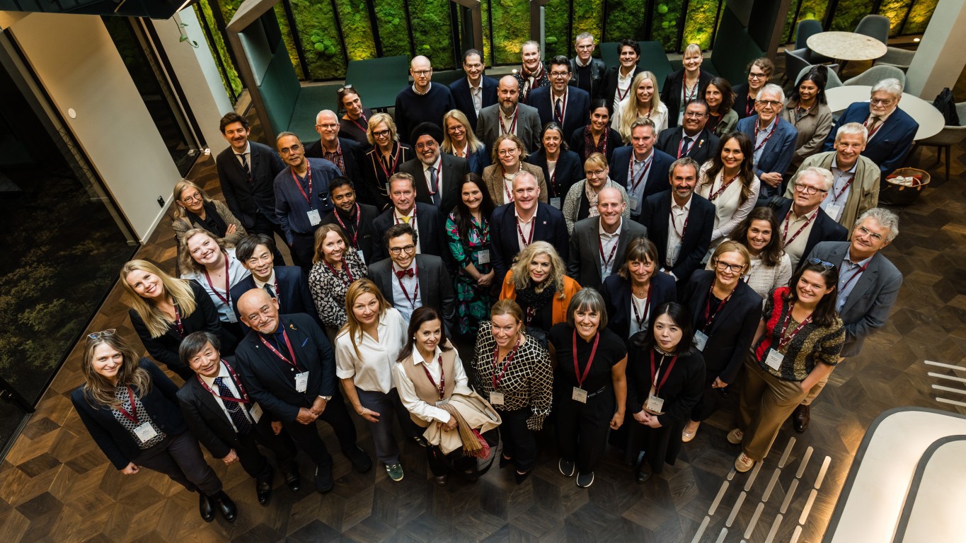 BRUK AV HELSEDATA: Representanter fra en rekke land møtes i Legenes hus for å diskutere revisjonen av Taipei-deklarasjonen. Foto: Legeforeningen/Thomas B. Eckhoff