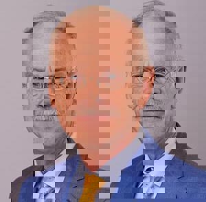 Prof Paulus