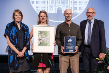 Fra venstre Cecilie Våpenstad fra SINTEF, Vibeke Dale, Tor Vikan Rise og rektor Tor Grande.