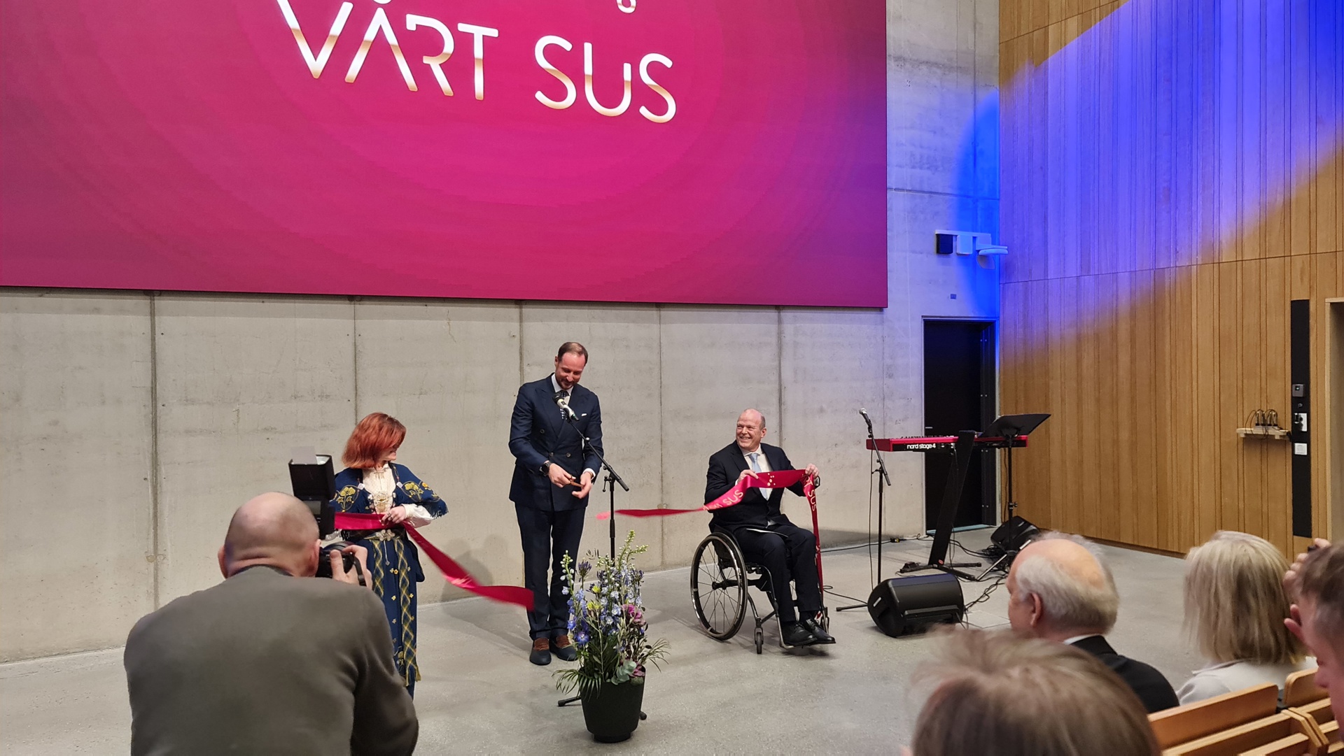 Silkebåndet er kuttet, foto Peter Christersson