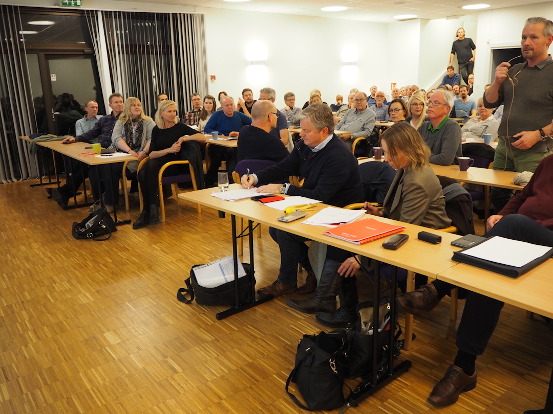 Engasjert forsamling