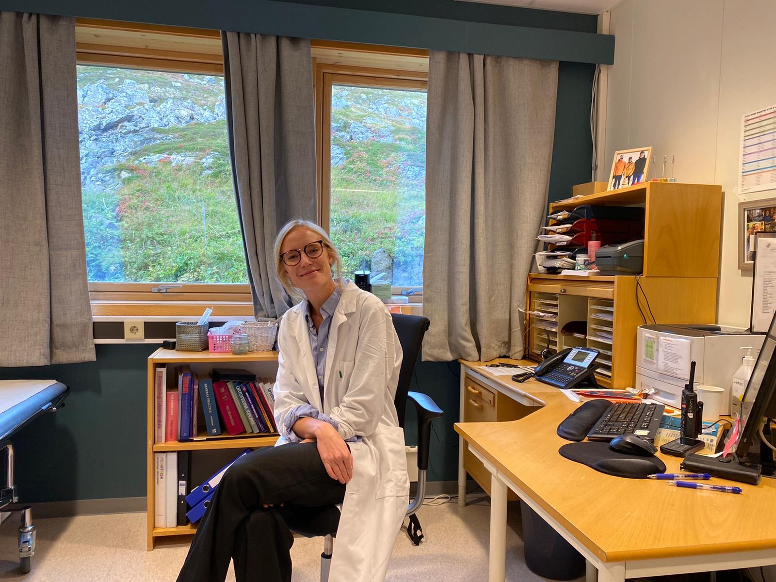 Female GP doctor in her office.  Lina Grönvall, foto privat