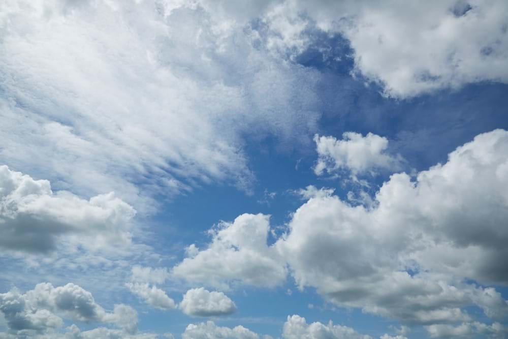 En himmel med skyer. Foto: Colourbox.com Fotograf: Pernille Bering