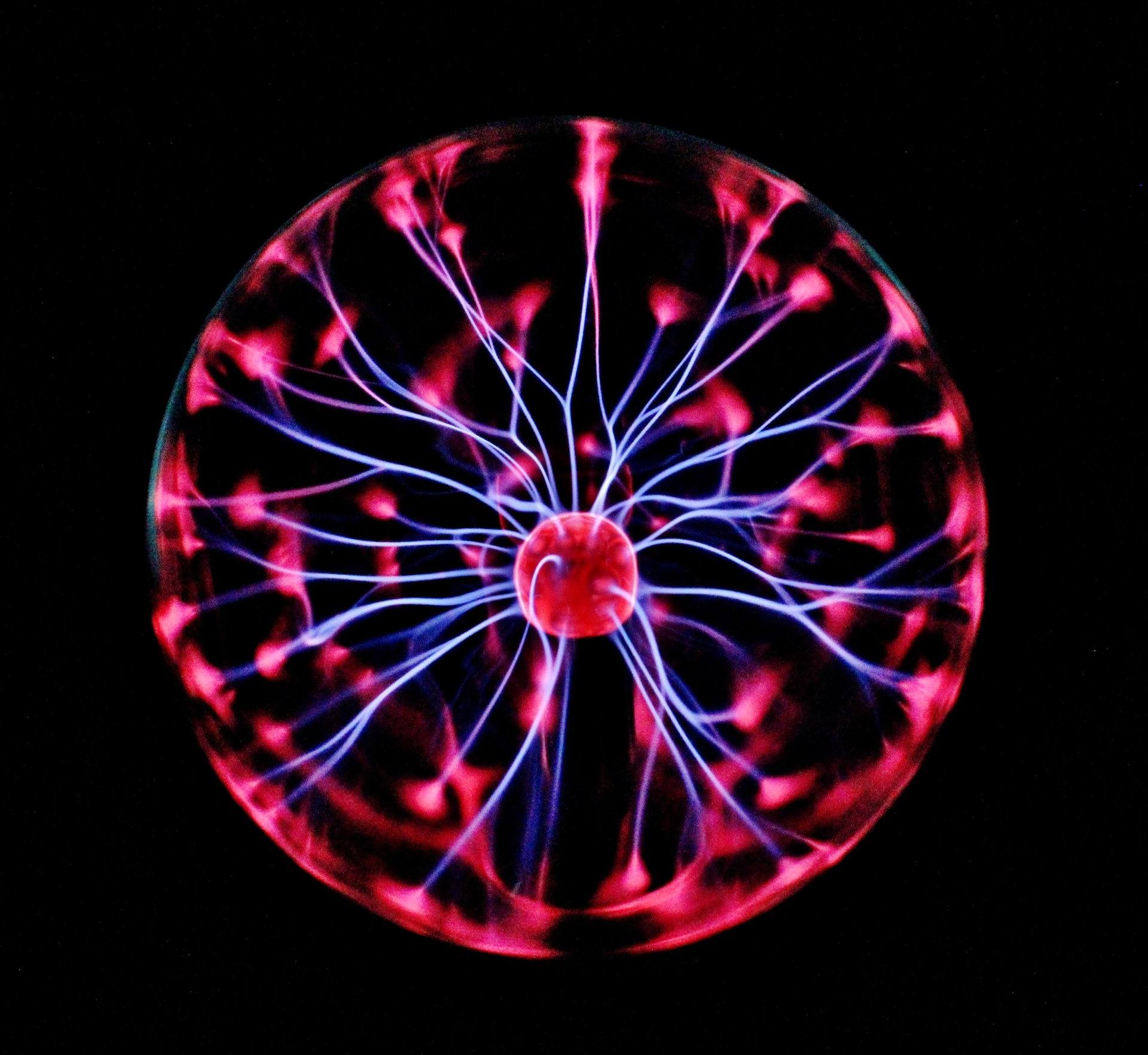 Ball-shape-circle-close-up-dark