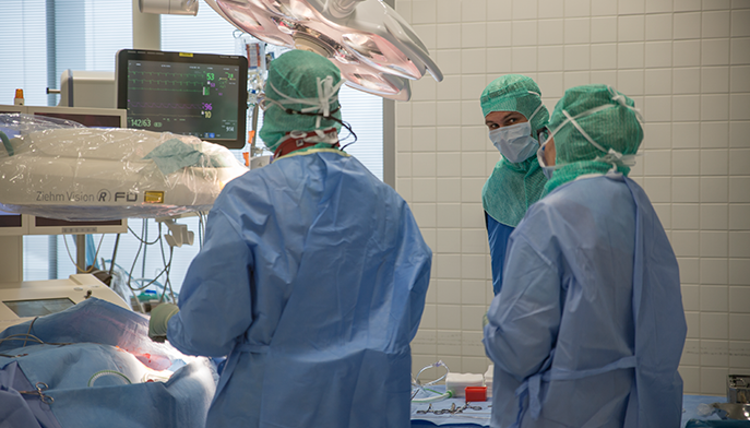 Kirurgisal med kirurger klare til operasjon. Foto: Ahus Thomas Barstad Eckhoff/Legeforeningen