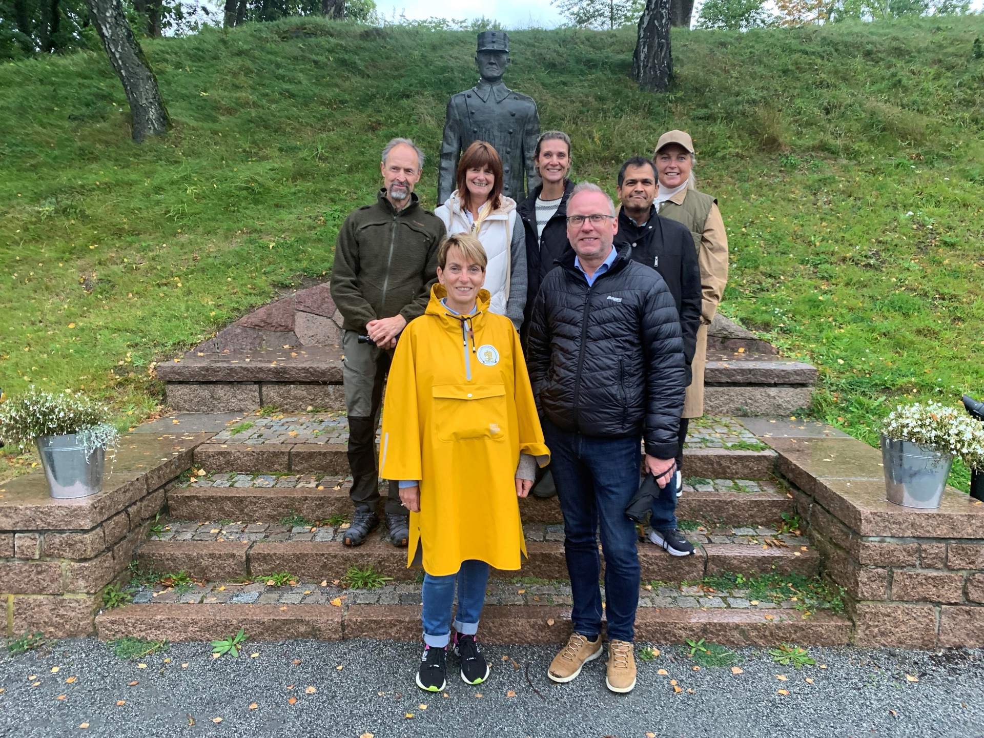 Styret i Norsk arbeidsmedisinsk forening. Foran: Laila M. Torp, leder, og Jarand Hindenes, nestleder. Bak: Styremedlemmene Gunnar Skipenes, Kjersti O. Sæther, Martine Pedersen, Yogindra Samant, Anne Kristine Jordal. Foto: Anne Kristine Jordal