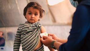 Et barn som får helsehjelp. Foto: Istockphoto.com/Mohammad Bash